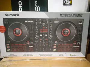 Numark Mixtrack Platinum Fx
