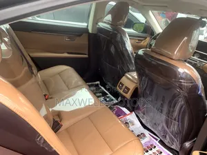 Lexus ES 2017 Brown