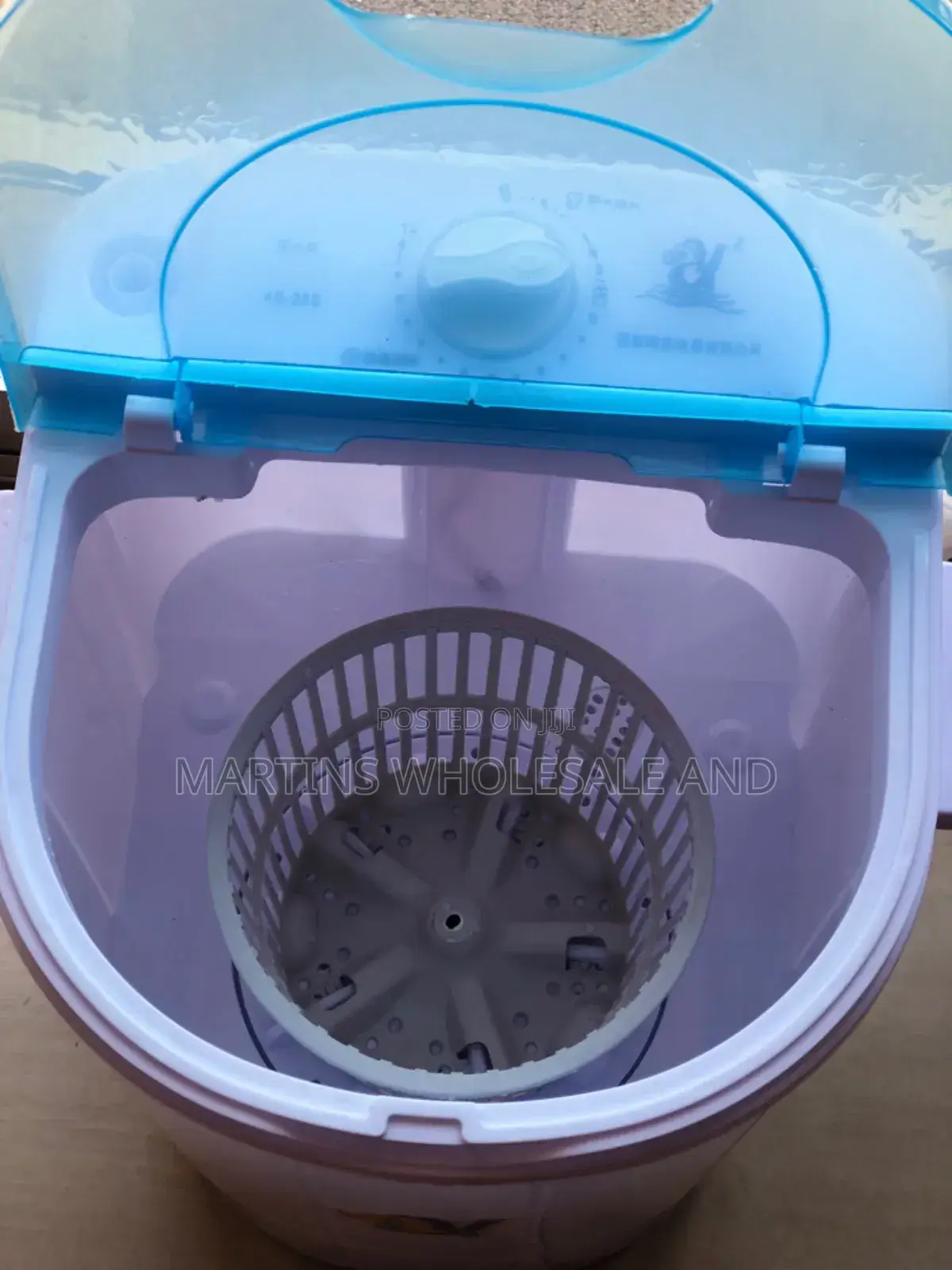 Portable Foldable Mini Washing Machine.