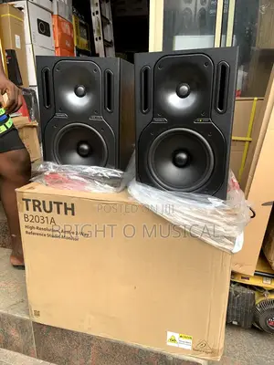 Behringer Truth B2031a Studio Monitor