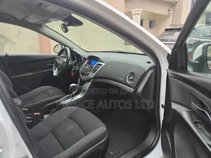 Chevrolet Cruze 1LT Auto 2013 White
