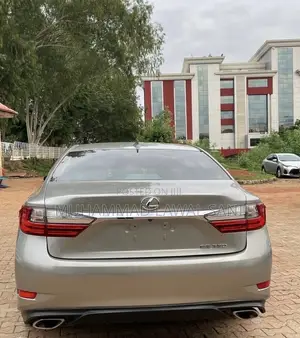 Lexus ES 2016 Gray