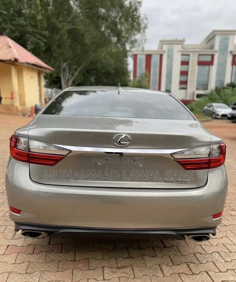 Lexus ES 2016 Gray