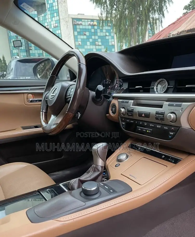 Lexus ES 2016 Gray