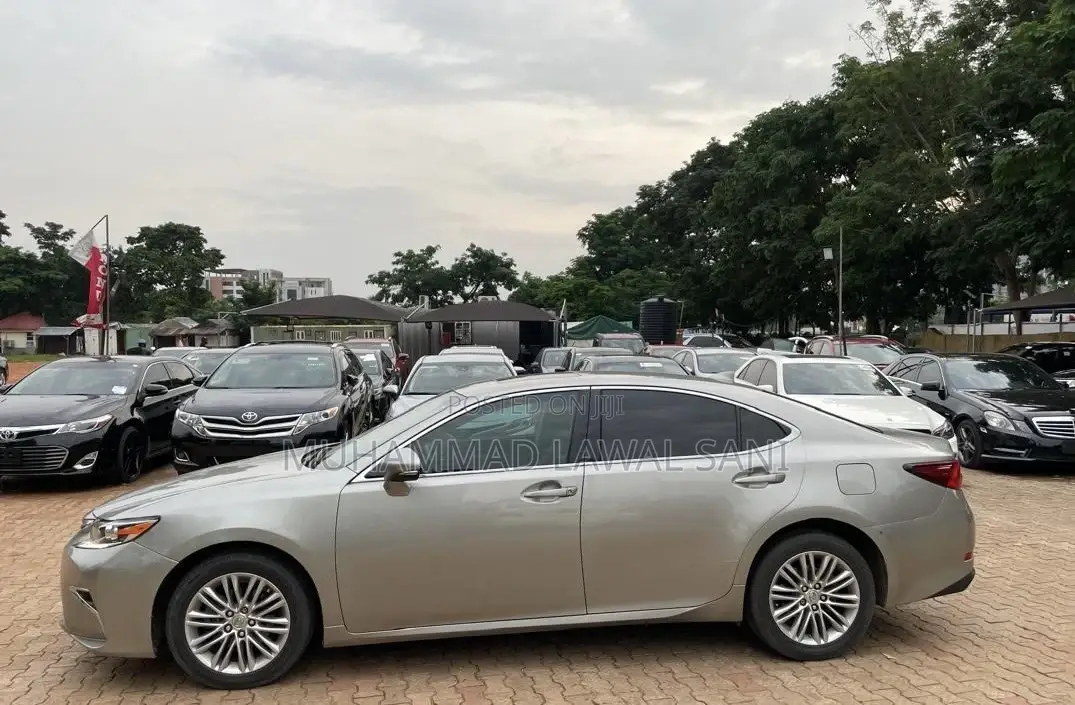 Lexus ES 2016 Gray