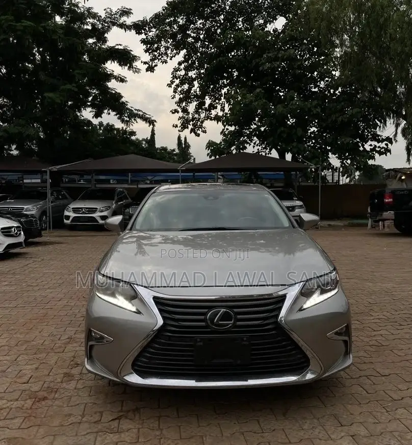 Lexus ES 2016 Gray