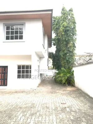 4bdrm Duplex in Lekki Phase 1 for rent