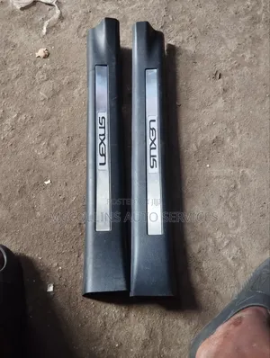 Rx 350 2018 / 2020 Door Step Plastic
