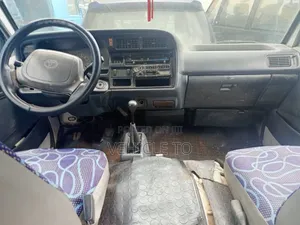 Toyota HiAce 1995 White