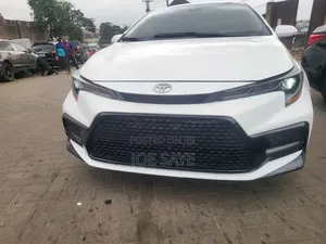 Toyota Corolla SE 2022 White