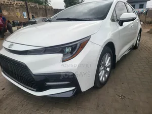 Toyota Corolla SE 2022 White