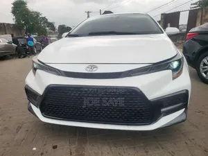 Toyota Corolla SE 2022 White