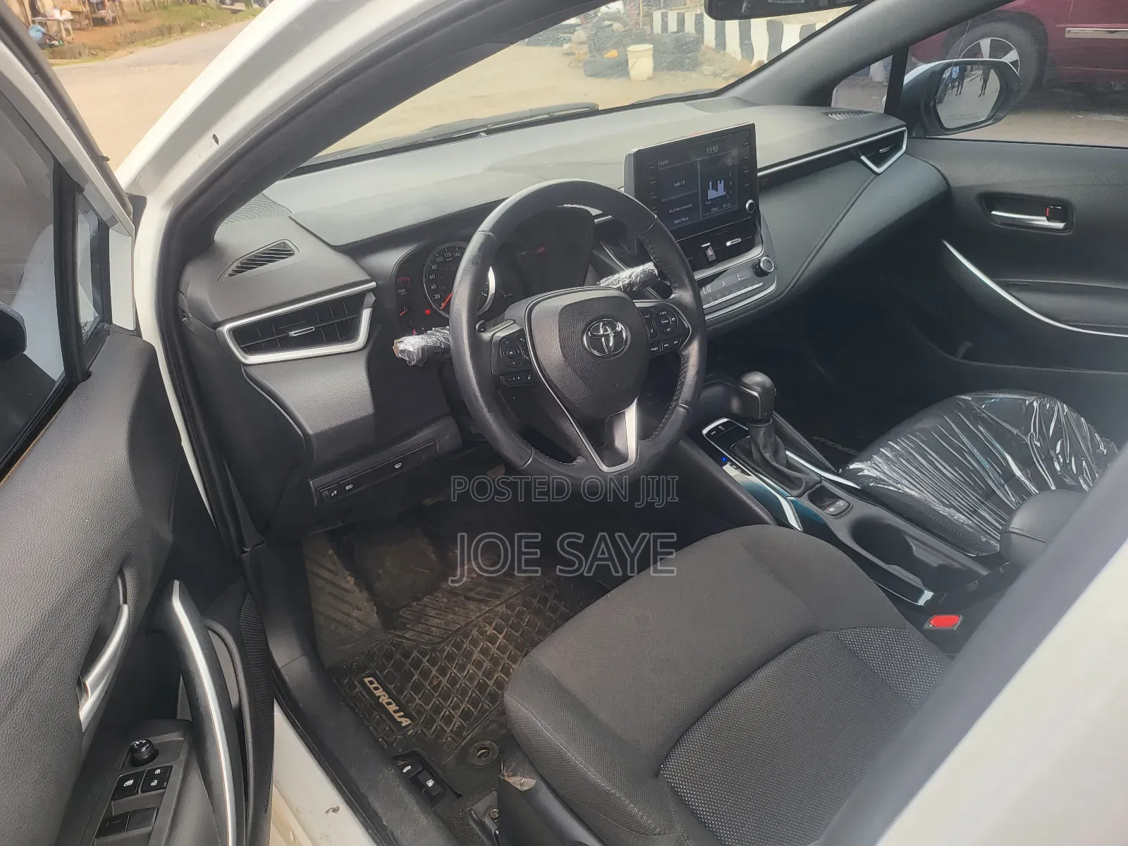 Toyota Corolla SE 2022 White