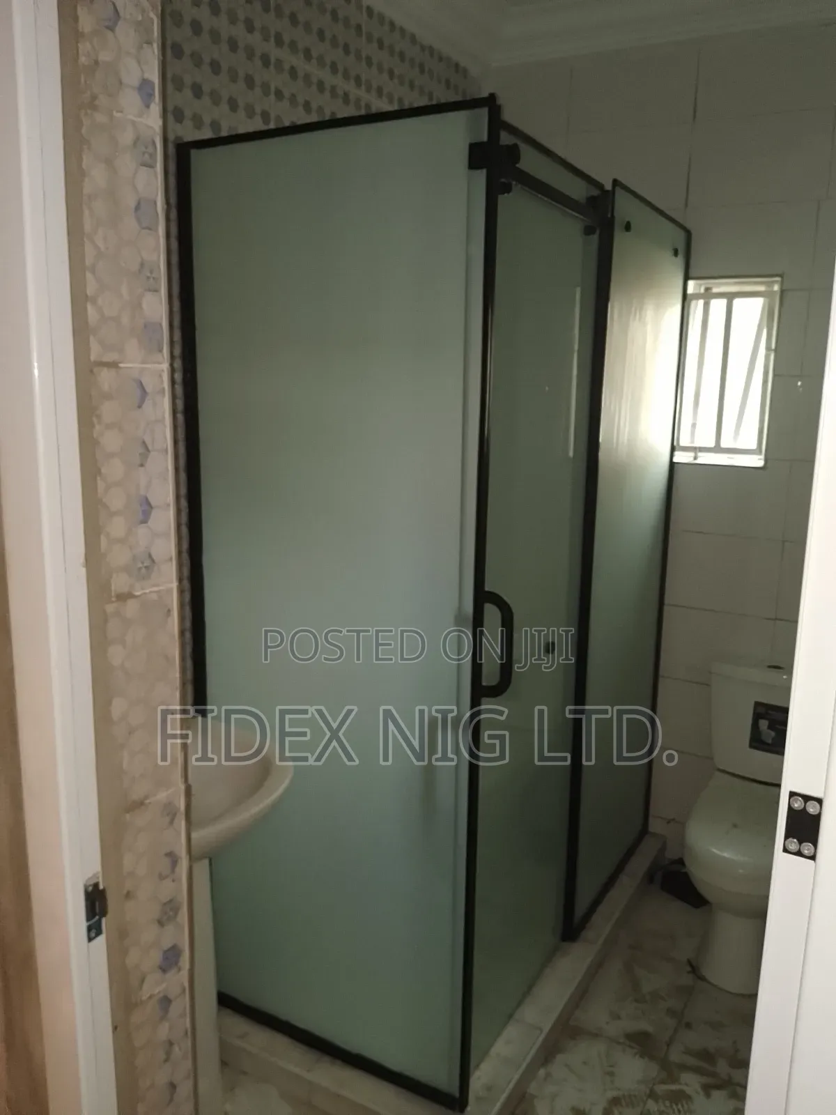 Tamper Glass Shower Cubicle