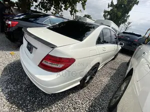 Mercedes-Benz C300 2011 White