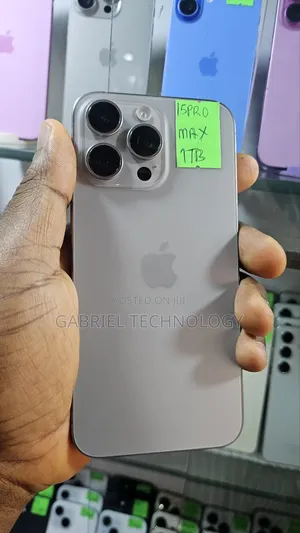 Apple iPhone 15 Pro Max 1 TB Gray