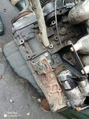 Mitsubishi L200 Engine 2