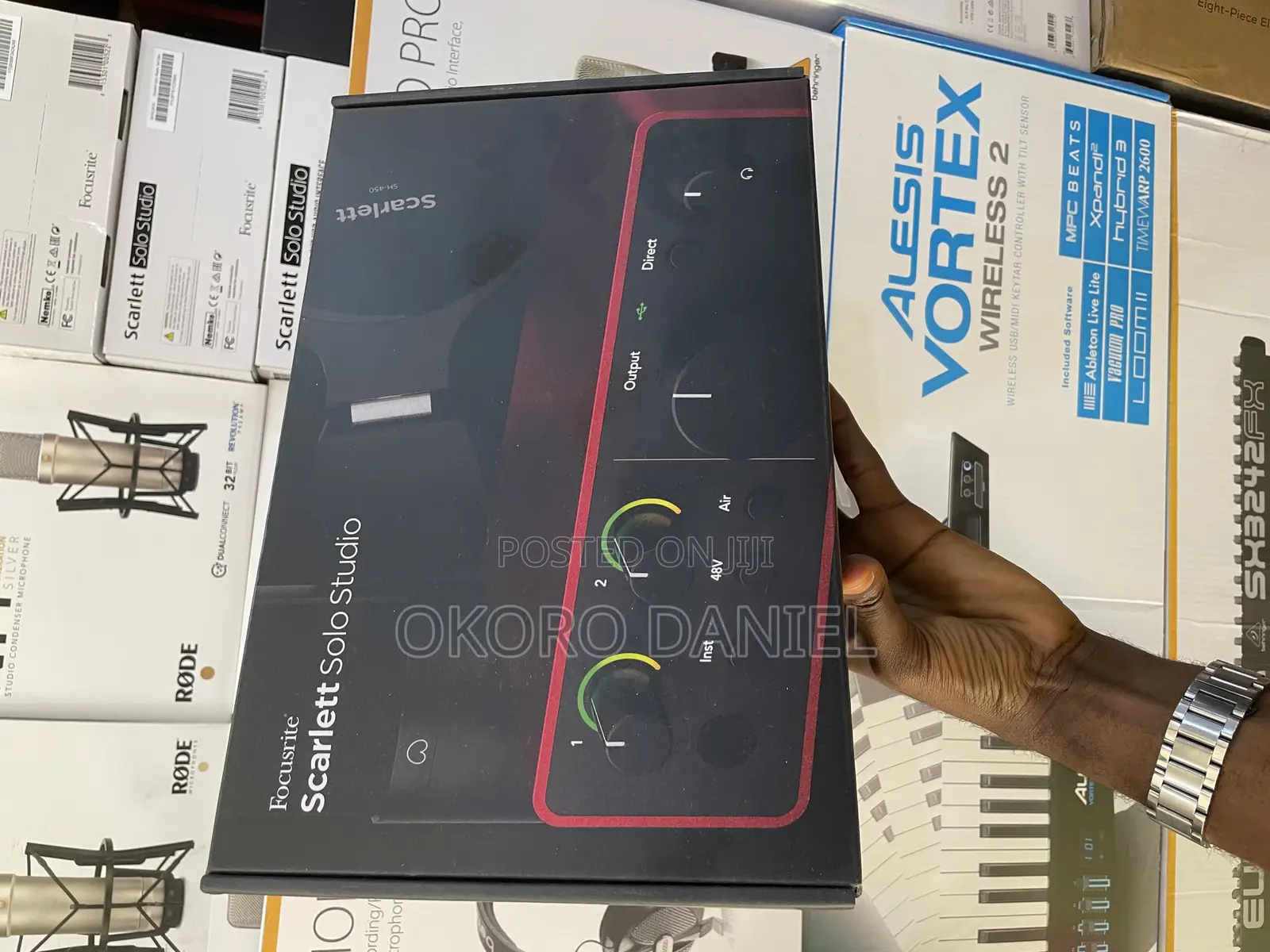 Focusrite Solo 4th Gen. Studio Bundle