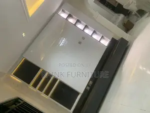 High Glossy Tv Stand