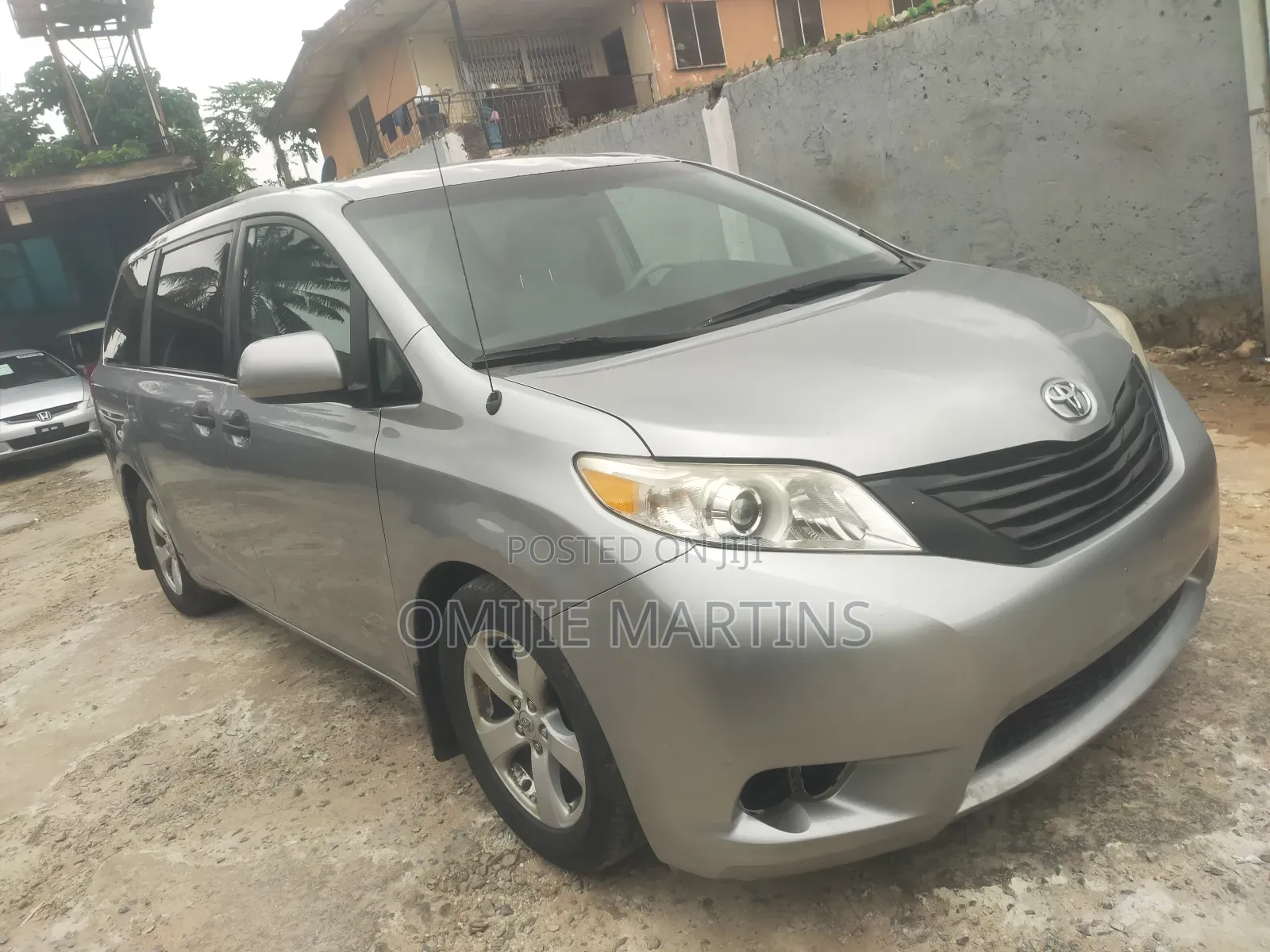 Toyota Sienna 2012 Silver