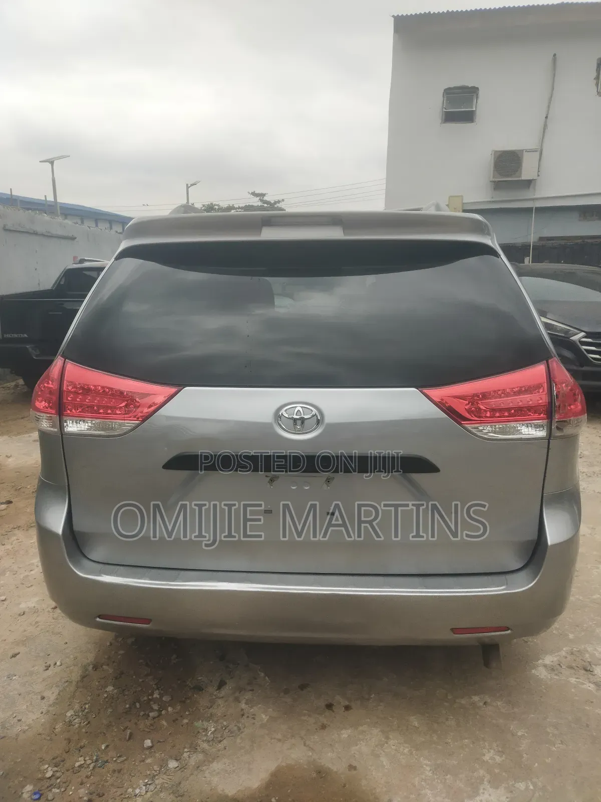 Toyota Sienna 2012 Silver