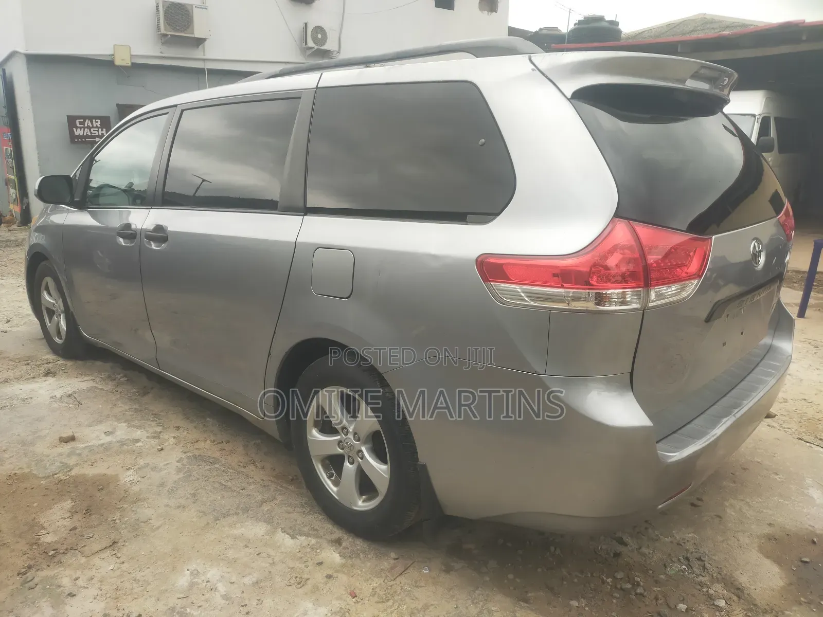 Toyota Sienna 2012 Silver