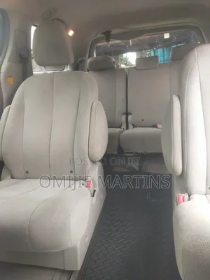 Toyota Sienna 2012 Silver