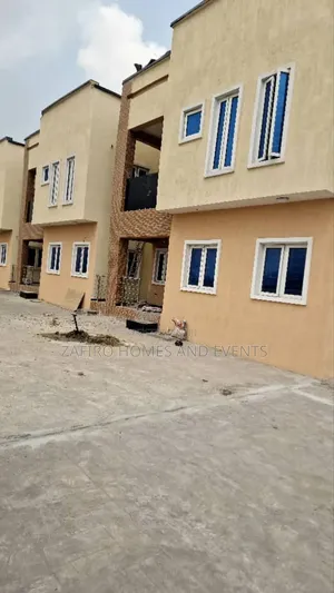 4bdrm Townhouse/Terrace in Block 27B Abijo for sale