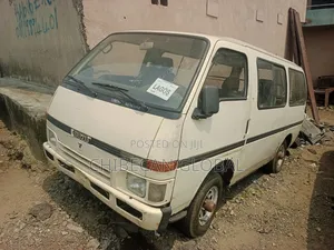 Isuzu Std 3940 2000 White