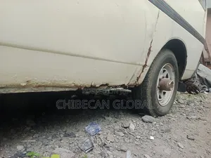 Isuzu Std 3940 2000 White