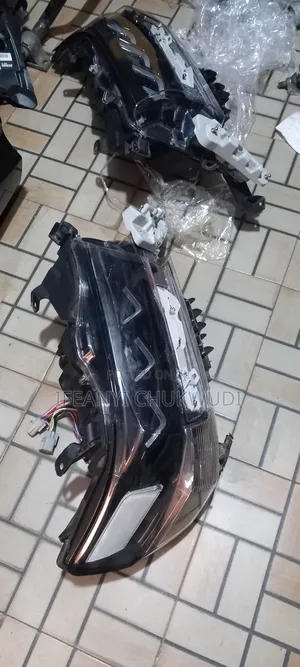 Head Lamp Land Cruiser 2018 3 Touch