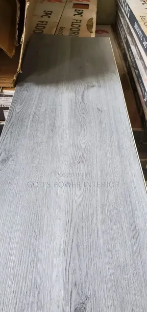 Vinyl Floor Use to Beautify Floor