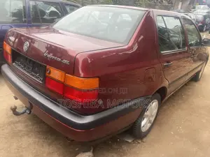 Volkswagen Vento 2003 Red