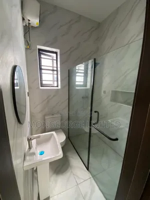 5bdrm Duplex in Chevron for rent