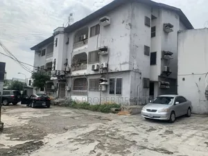3bdrm Block of Flats in Maryland Estate for sale