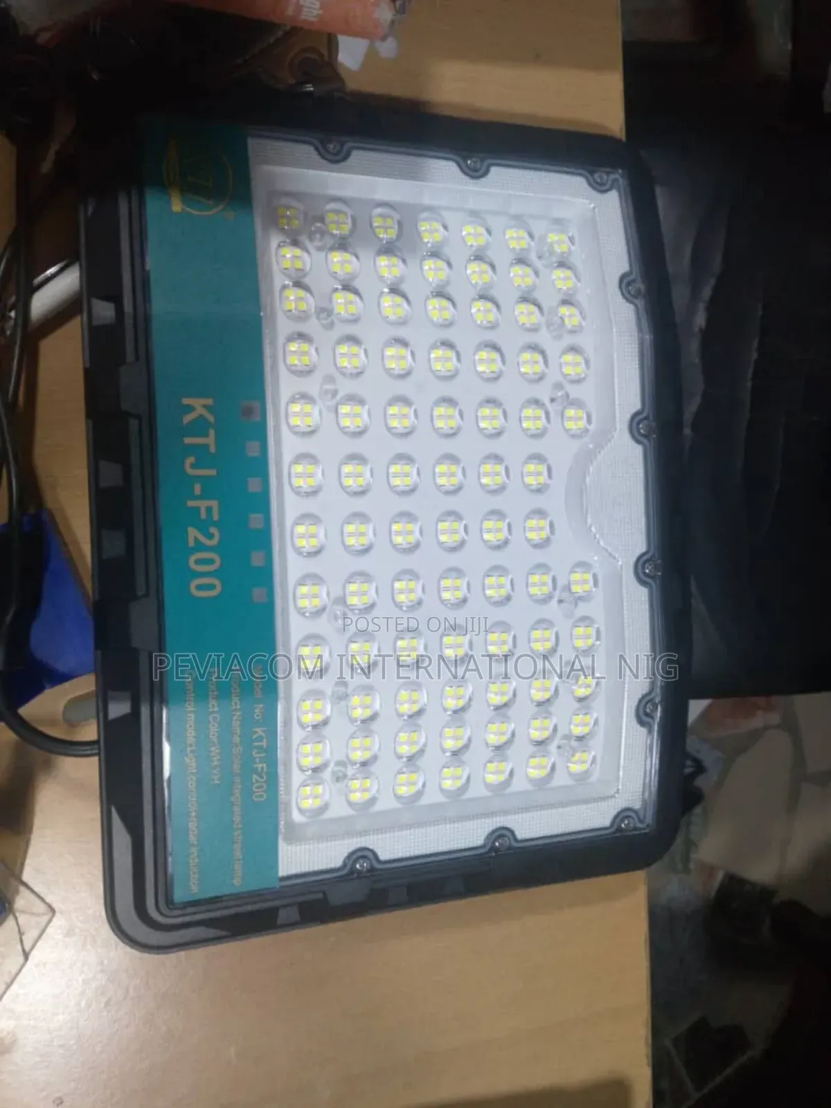 KTJ F200 Floor Light