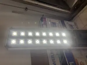Putin Solar Street Lights Available