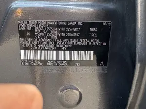 Toyota RAV4 XLE 4dr SUV (2.5L 4cyl 6A) 2018 Gray