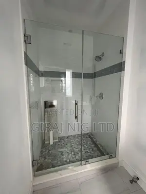 Hinged Shower Cubicle Using Quality Materials