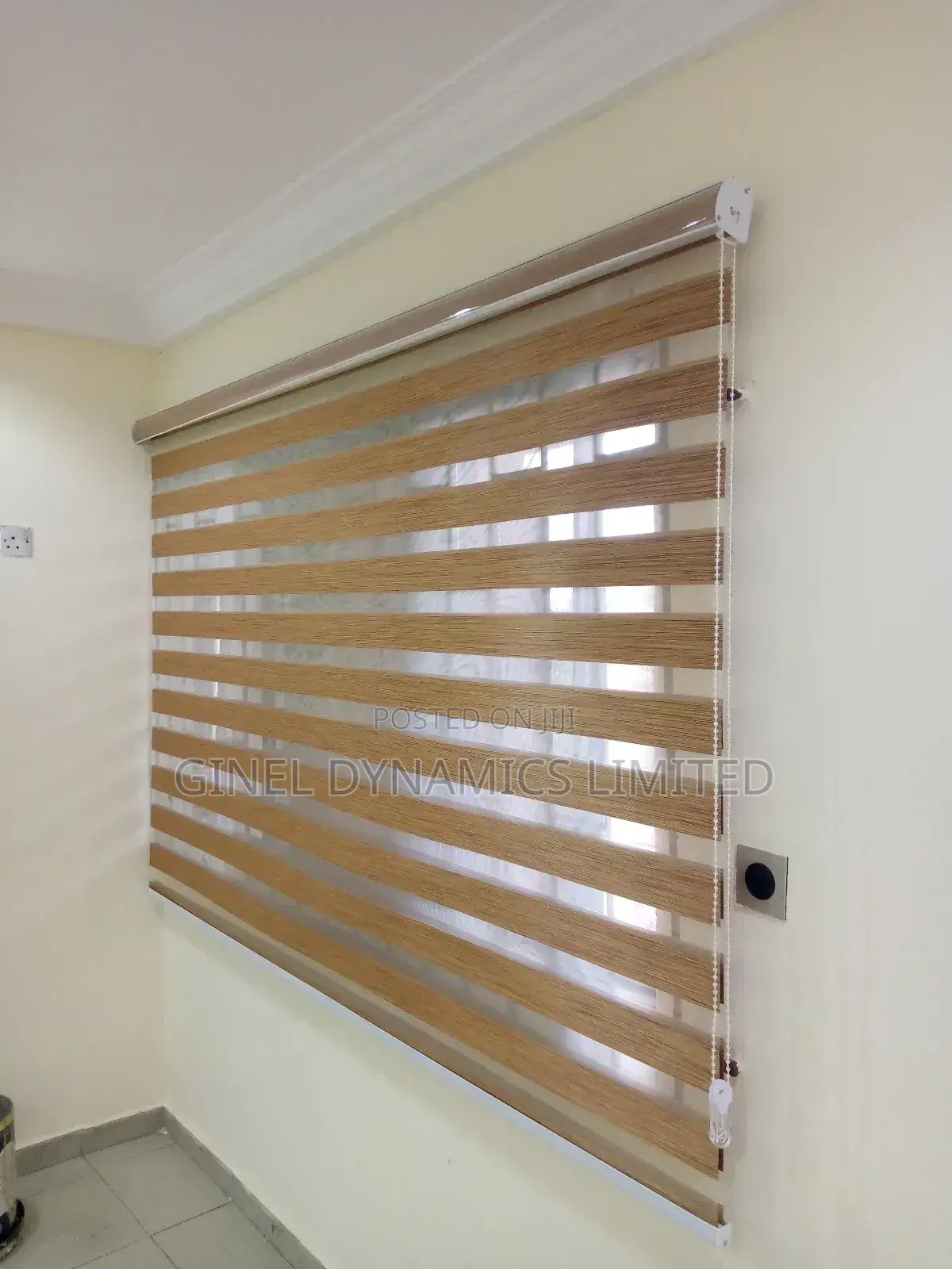 Simple Office Space Blind (Free Delivery)