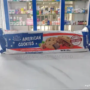 Star Kleo American Cookies With Chocolate Chips and Hazelnut Cream