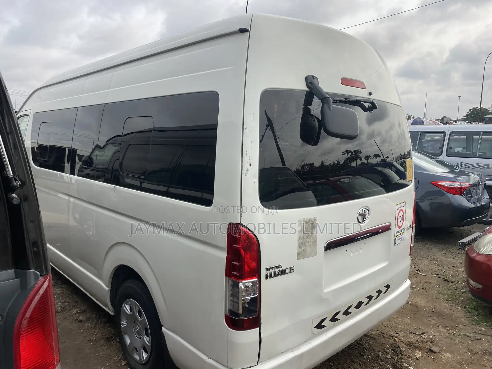 Toyota HiAce 2015 White