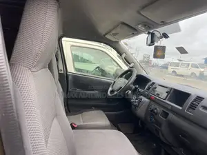 Toyota HiAce 2015 Brown