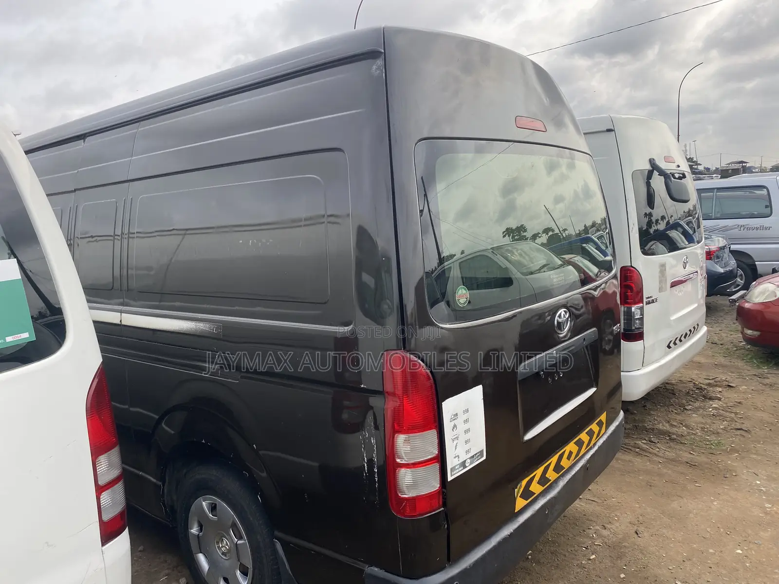 Toyota HiAce 2015 Brown