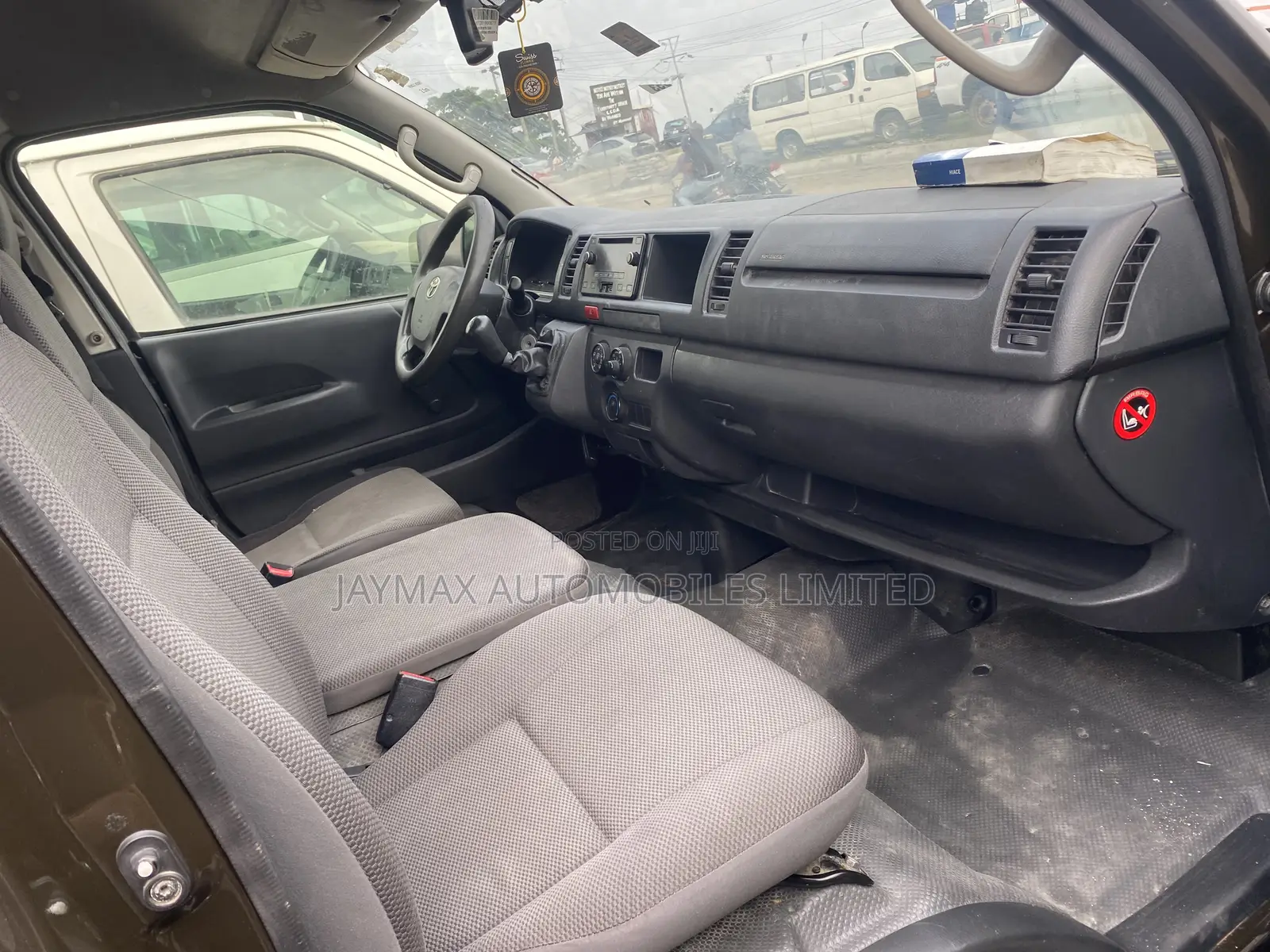 Toyota HiAce 2015 Brown
