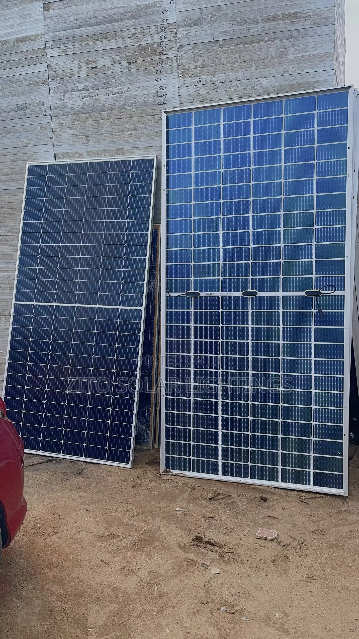 555w Jinko Solar Panel