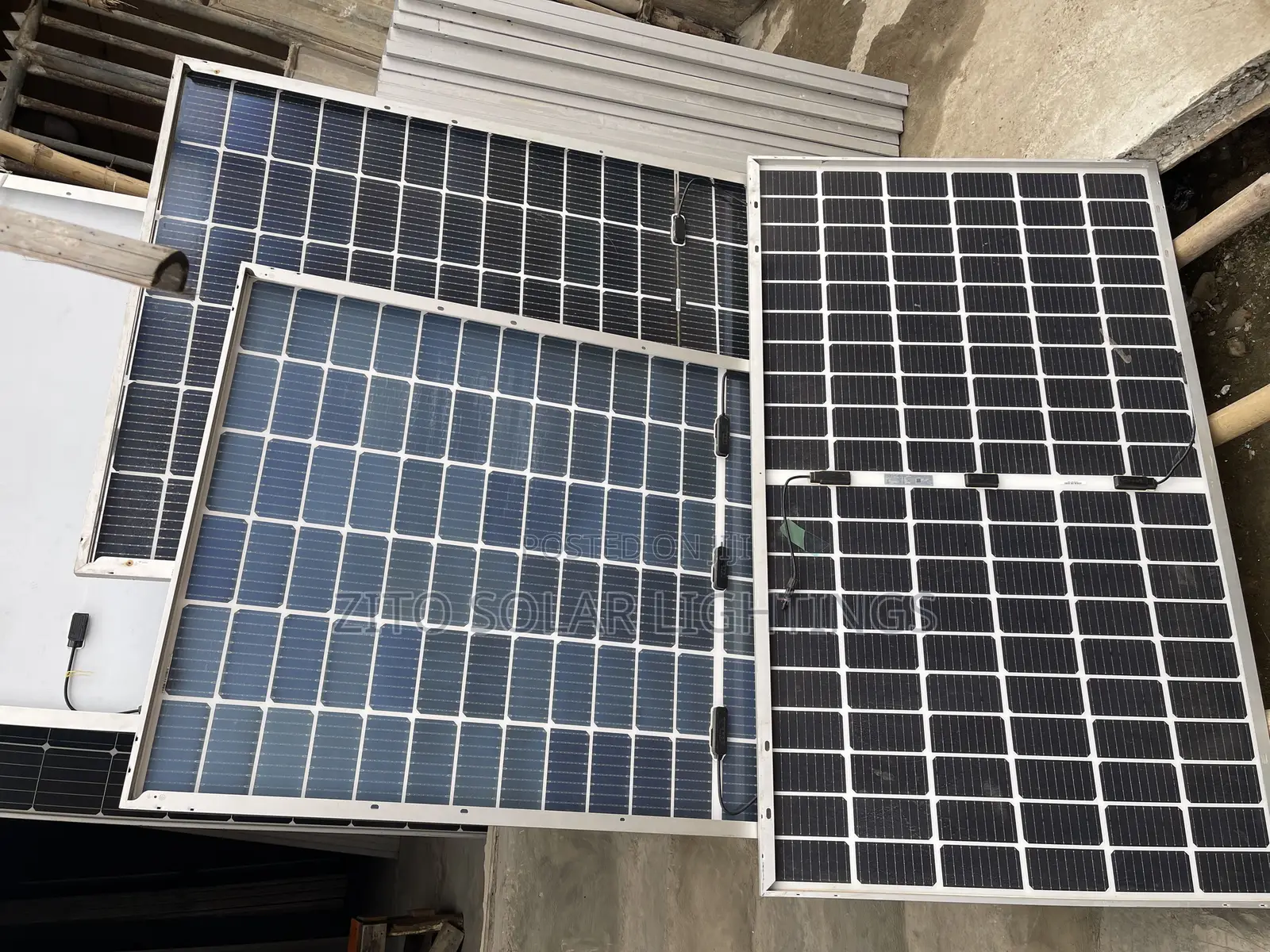 555w Jinko Solar Panel