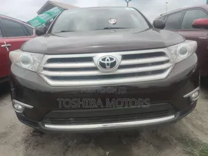 Toyota Highlander Limited 3.5l 4WD 2013 Maroon
