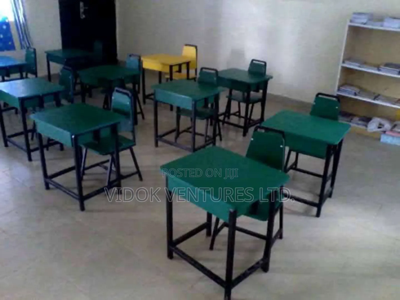 School Desk With Chairs for Class Rooms