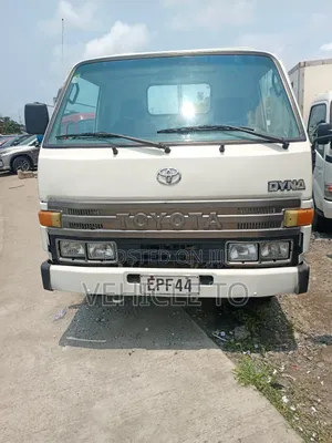 Toyota Dyna 2000 White